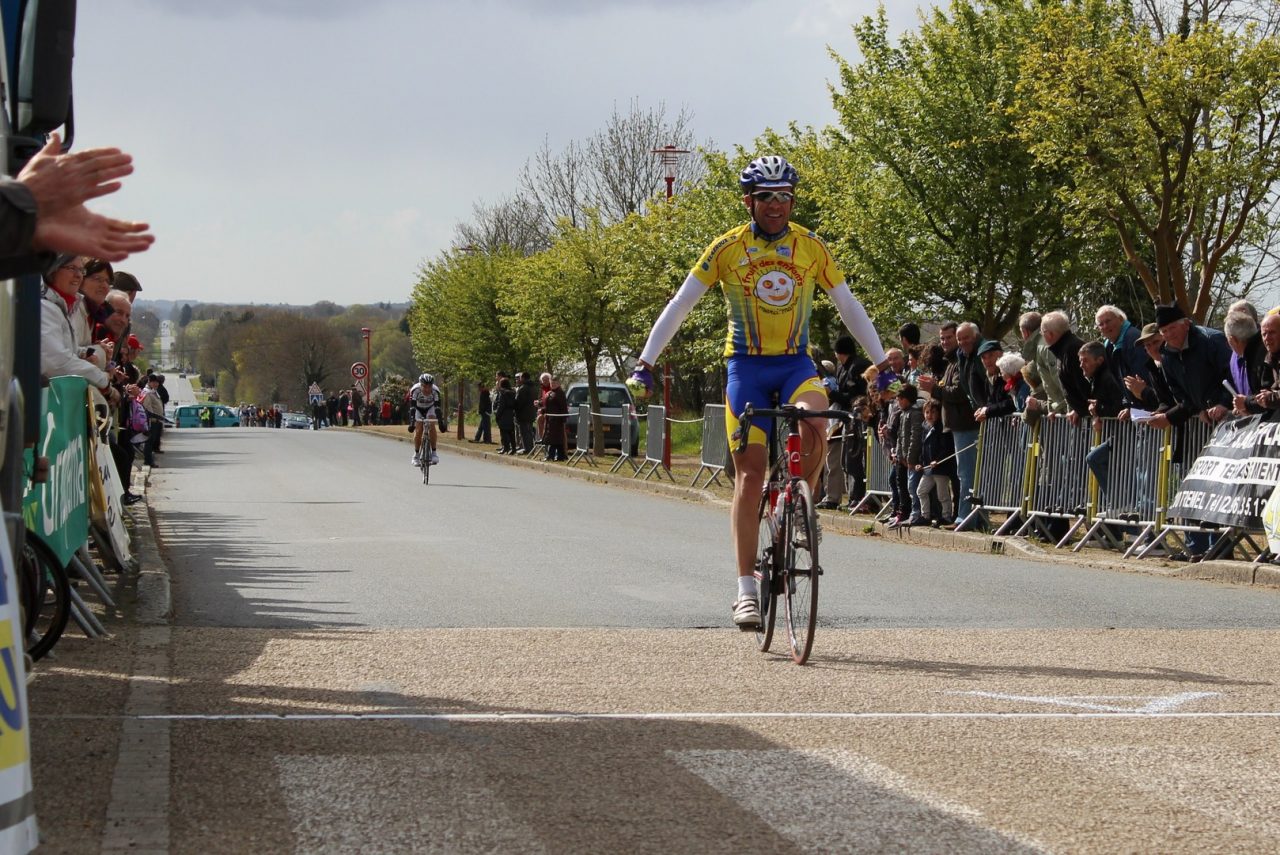 Plouigneau (29): Kerjean devant Mass.