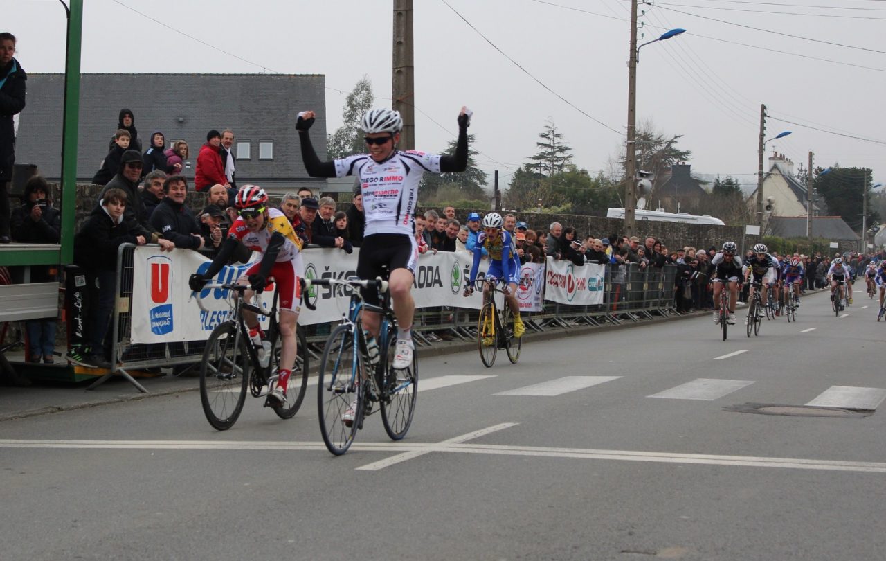 Plestin-Les-Grves (22) : Les bouquets pour Riou et Terache