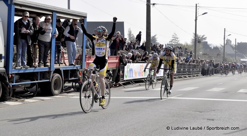 Plestin Les Grves : Les bouquets pour Boileau,Priou et Riou.