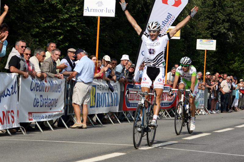 Ronde Finistrienne: Impressionnant Salva Vichez !