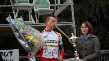 Maillot des jeunes  Cerisy Belle Etoile : Gougeard domine et gagne 