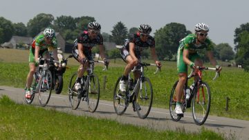 Boucles de la Mayenne : Mangel pige le peloton