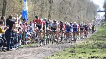 Paris-Roubaix : Sagan avec le maillot Arc-en-ciel !