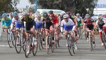 Cyclo Cross de Noeux-les-Mines (62) : Alexandre Baillet au dessus de la mle…