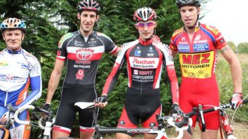 Cyclo Cross de Noeux-les-Mines (62) : Alexandre Baillet au dessus de la mle…
