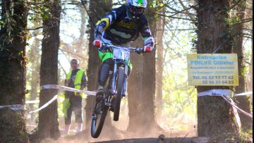 Championnat de Bretagne Descente VTT  Jugon-les-Lacs (22) : Bresset sacr