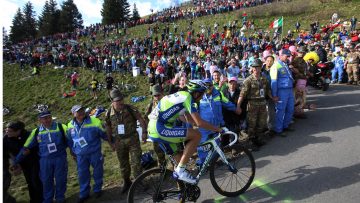 Tour d'Italie: Basso s'impose au sommet du Monte Zoncolan 