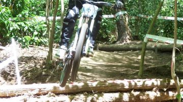 Championnat de Bretagne Descente VTT  Jugon-les-Lacs (22) : Bresset sacr