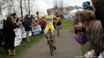 Cyclo-Cross de Courseulles (14) : Roussel devant Levasseur