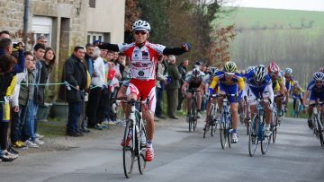 Dolo (22) : Pommelet devant Delasalle