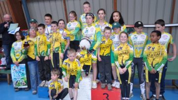 Championnat du Finistre des coles de vlo : Carhaix devant le Drennec