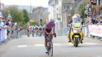 La Route des Mgalithes : Le Vigouroux au sprint 