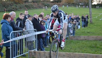 Cyclo-Cross de Plonour-Lanvern (29) : Le Quau dominateur.