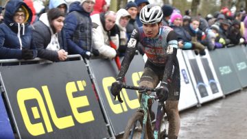 Championnats de France de cyclo-cross (U23 H) - Romain Debord devant les D�cathlon CGA CGM