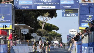 Tirreno-Adriatico : GreenEdge s'impose / Goss 1er leader 