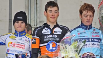 Saint-Men-le-Grand (35) : Villain devant Cam