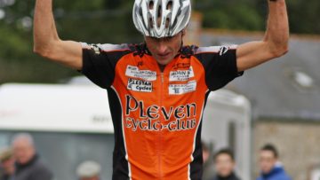 Cyclo-Cross FSGT  Pleven (22) : Levque devant Richeux 