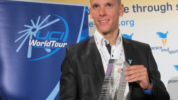 Remise de Prix pour Philippe Gilbert  : Vainqueur UCI World Tour 2011 & Champion de la Paix par Peace and Sport