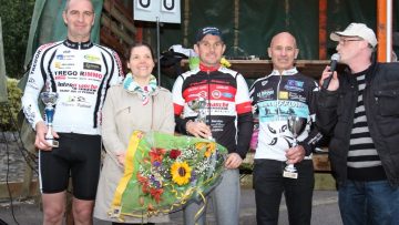 Saint Eutrope en Plougonven (29): les bouquets pour L'Azou et Campion