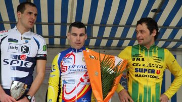 Coueron (44) : les bouquets pour Le Deaut, Piton et Nauleau 