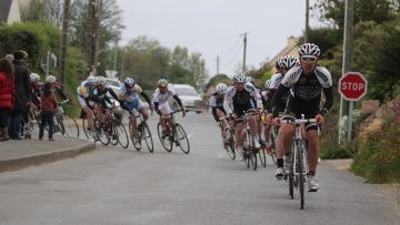 Le Guern devant les Kerlouet  Lanmeur (22) 