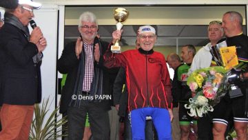 Critrium des champions d'hier  Pipriac : Roche vainqueur