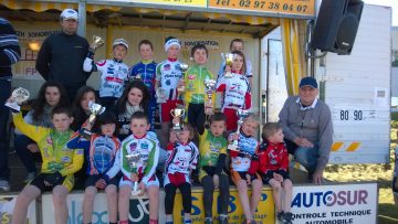 Noyal Pontivy (56): les bouquets pour Le Pennec et Guernalec 